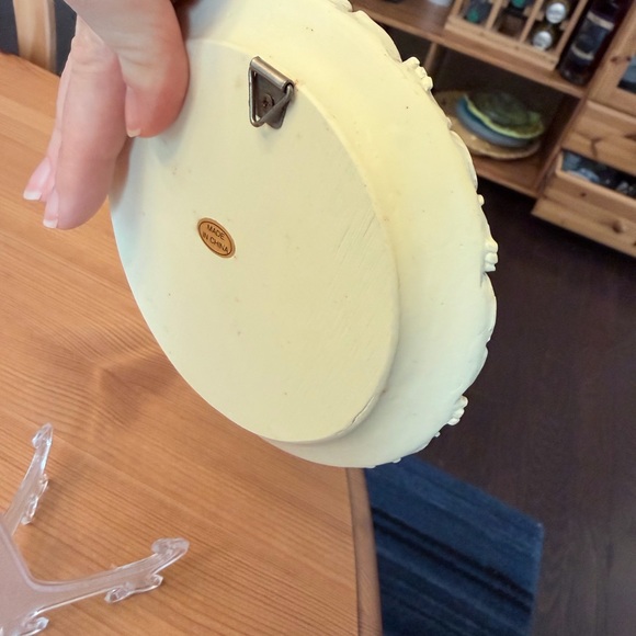 Vintage Resin Ballet Dancer Decorative Plate - Pink and Yellow - Picture 3 of 7